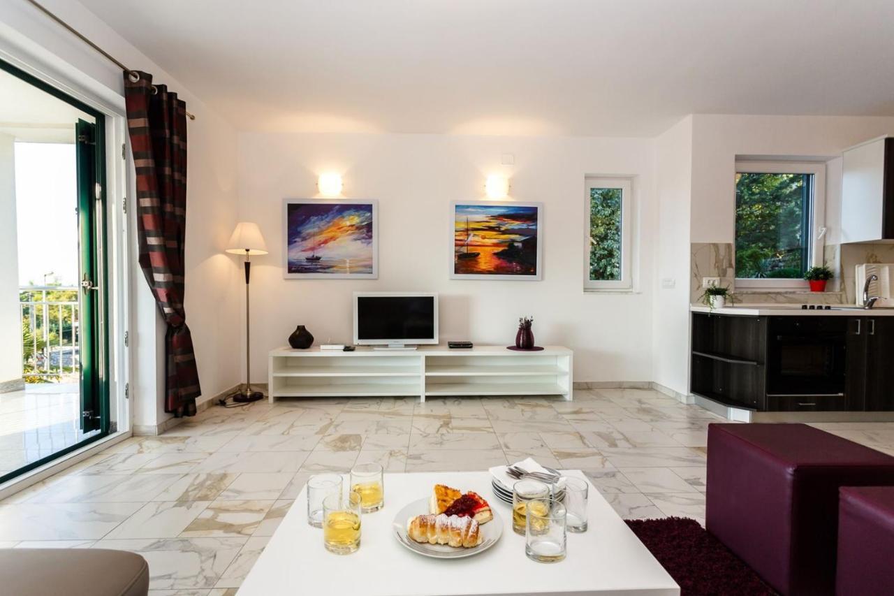 Apartments Adria Malinska Luaran gambar