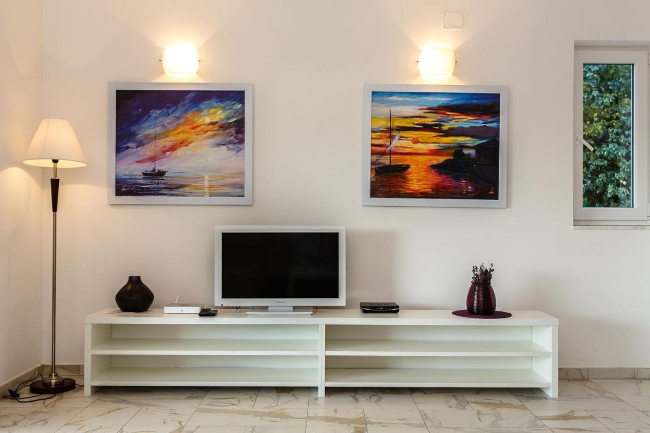 Apartments Adria Malinska Luaran gambar