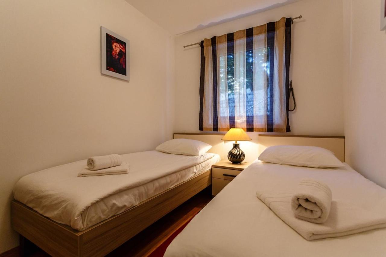 Apartments Adria Malinska Luaran gambar