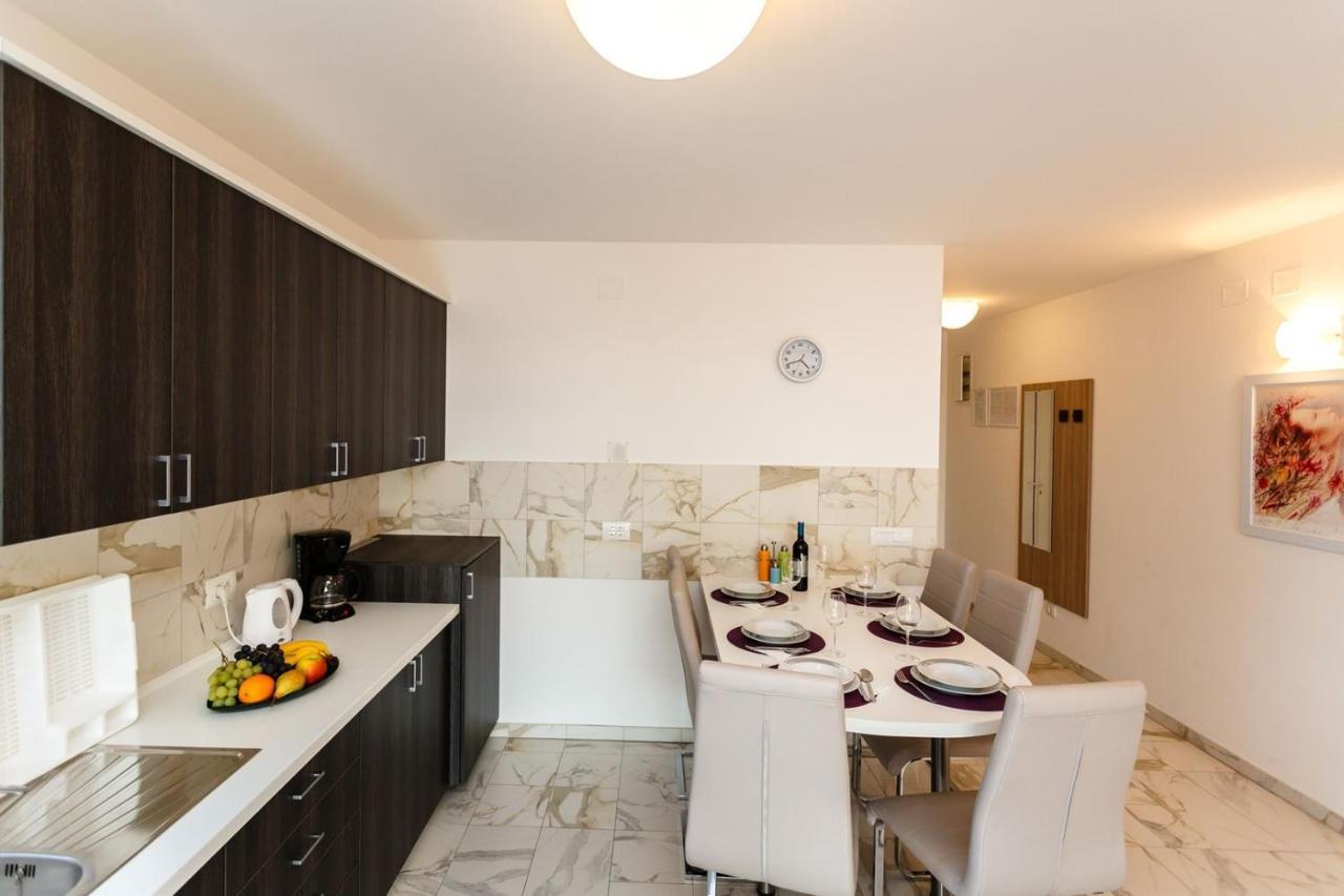 Apartments Adria Malinska Luaran gambar